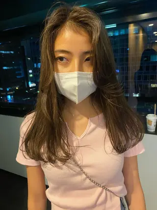 ロング 髪と音処　マトぺ所属・デザインカラー/ボブ ブリーチカラー/ユリのヘアスタイル