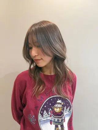 カラー 松岡 茉和のヘアスタイル