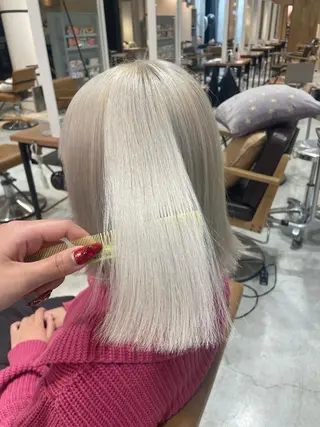 セミロング カラー 艶ハイトーン👑♡ NATSUKIのヘアスタイル