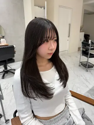 ロング 🤍透明感カラー/ レイヤー/SUのヘアスタイル