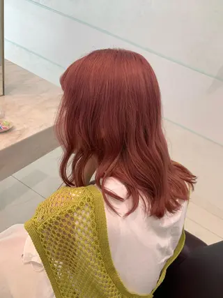 ミディアム カラー パーマ ヘアアレンジ ハイトーンカラー🤍 山下 優華のヘアスタイル