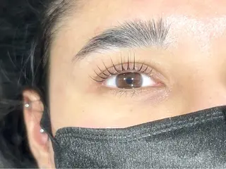 マツエク・マツパ Ai赤尾 ☽ ⋆゜の眉毛・アイブロウイメージ