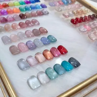 ネイル SAORI🎀 マグネット特化サロンのネイルデザイン