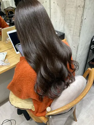 ロング ✨色持ちの良い艶 カラー✨蟹江真世のヘアスタイル