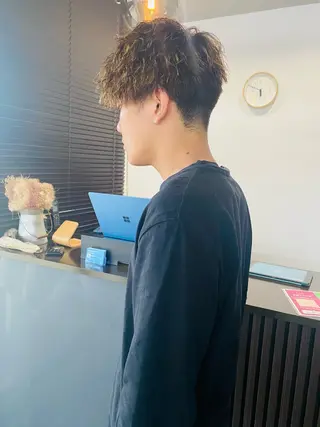 パーマ メンズ Emitas.柳通り店所属・山﨑 大暉【ダブルカラー】のヘアスタイル