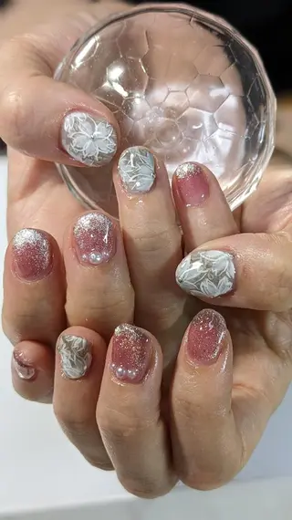 ネイル フラワー ムーンのネイルデザイン