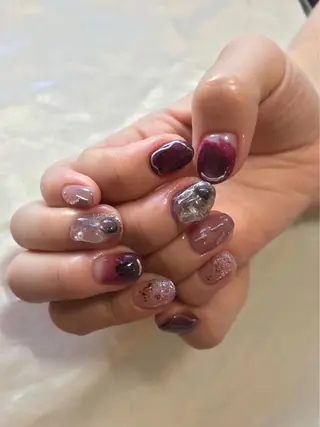 ネイル 指名支持率NO.1 スタイリストのヘアスタイル