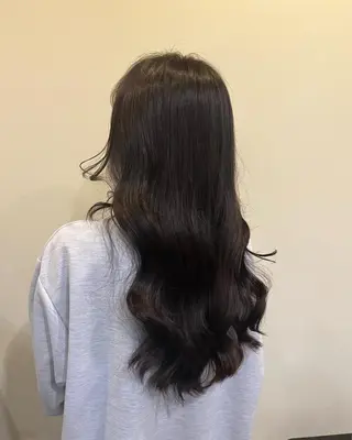 カラー KOKORO 中村 朱里のヘアスタイル