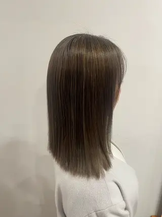 ミディアム カラー 透明感×柔らかカラー ハイライト特化 彩野のヘアスタイル