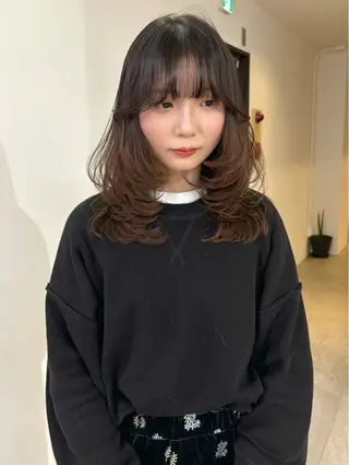 ロング カラー mizuki/ピンク ベージュ.レイヤーのヘアスタイル