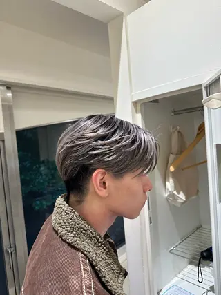 カラー メンズ タイトボブ個性派カラ ーAKANEのヘアスタイル