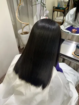 セミロング elena by artefice所属・a aのヘアスタイル