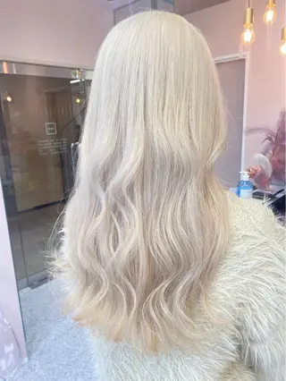 セミロング カラー ヘアアレンジ SIGMA LATTE所属・光岡 光のヘアスタイル