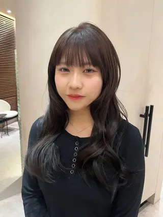 ロング カラー 顔周りカット/ 透明感カラー/ユナのヘアスタイル