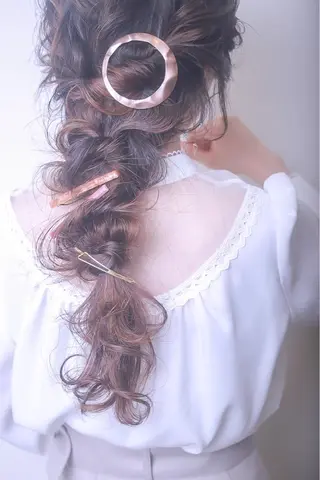 ロング ヘアアレンジ 伊藤 裕貴のヘアスタイル