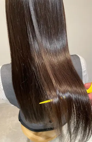 カラー 新谷 玲日のヘアスタイル