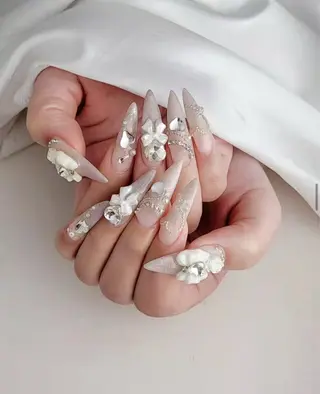 ネイル Hina 池袋 長だしチップ専門店のネイルデザイン