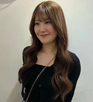 セミロング 魚谷 綾渚のヘアスタイル