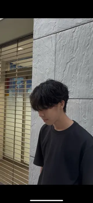 パーマ メンズハイトーン 北斗💍レイヤーのヘアスタイル