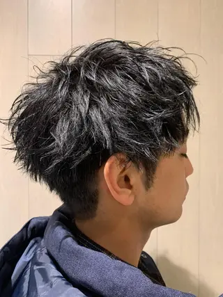 ショート カラー メンズ 糟谷 慈英のヘアスタイル