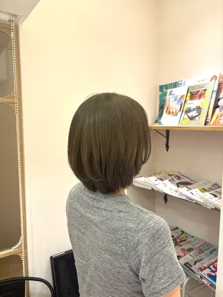 ミディアム Rudder 牛嶋のヘアスタイル