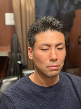 ショート メンズ 海老原 コウのヘアスタイル