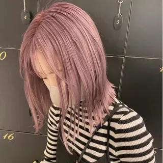 ミディアム 小林 彩音のヘアスタイル