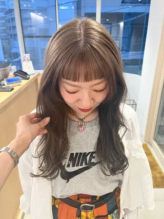 ロング カラー Kasumi | くすみブラウン×渋谷のヘアスタイル