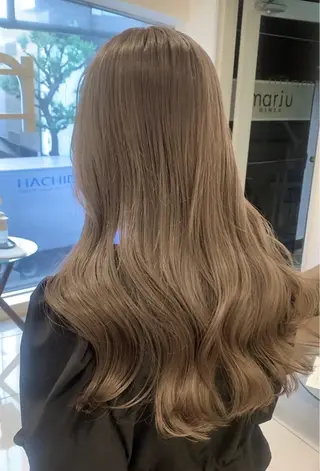 ロング カラー 赤みオフの透明感職人 /ケア重視の美髪施術のヘアスタイル