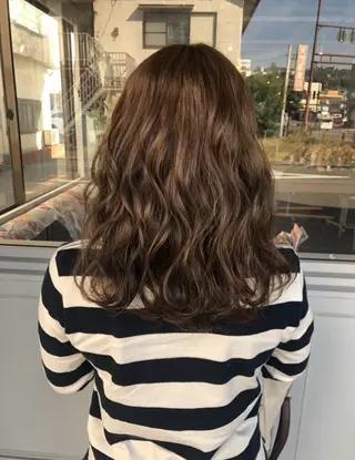 ミディアム カラー Mariana雛/ 西大分/ハイライトのヘアスタイル