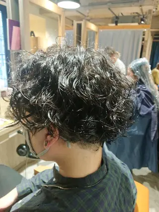 メンズ パーマ alushe 岡 陽子のヘアスタイル