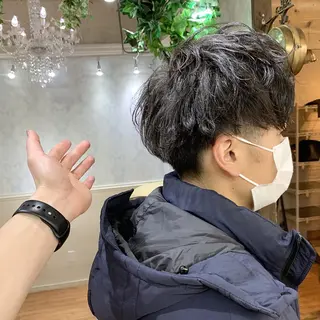 パーマ メンズ ショート 🌱小顔魅せカット 透明感カラー/泉綺のヘアスタイル