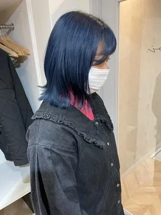 ミディアム カラー akane .のヘアスタイル