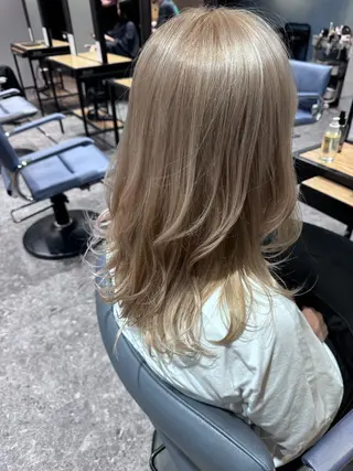 セミロング カラー OAK 中目黒のヘアスタイル