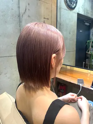 ショート カラー 柔らかい縮毛矯正 +艶感山根のヘアスタイル