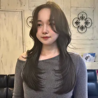 ロング カラー レイヤー/ハッシュカ ット/顔周り/フウカのヘアスタイル