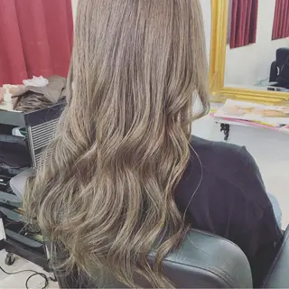 セミロング カラー アンフィーヘアー所属・amphihair 高橋祐也のヘアスタイル