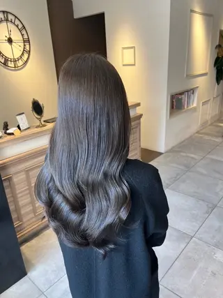 ロング カラー 川越 輝梨奈のヘアスタイル