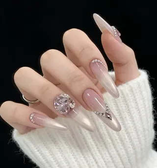 ネイル ロングネイル長さ出し 専門Spade Qのネイルデザイン