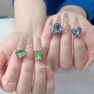 ネイル Queens テイのネイルデザイン