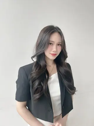 ロング 🎀大竹美侑／顔まわ りカット／レイヤーのヘアスタイル