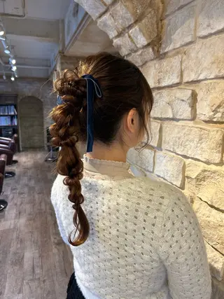 ロング ヘアアレンジ Mei /オリーブ カラー/アレンジのヘアスタイル