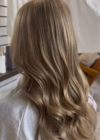 カラー ココルアナ所属・ゆう/大阪豊中/海外 カラー/艶カラーのヘアスタイル