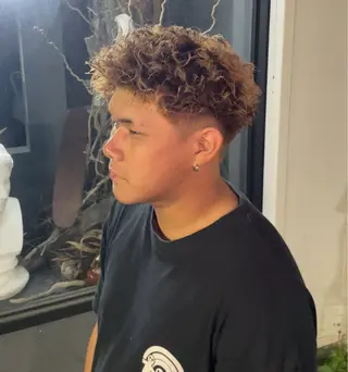 ショート パーマ メンズ litbyfifth 濵崎寛太のヘアスタイル