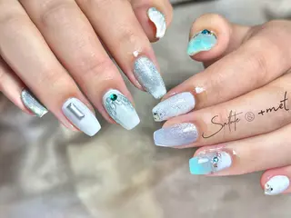 ネイル Refine ネイリスト 坂本のネイルデザイン