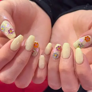 ネイル Pins16所属・HI-KO 🦙のネイルデザイン