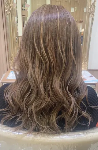 ロング カラー 古川 琴美のヘアスタイル