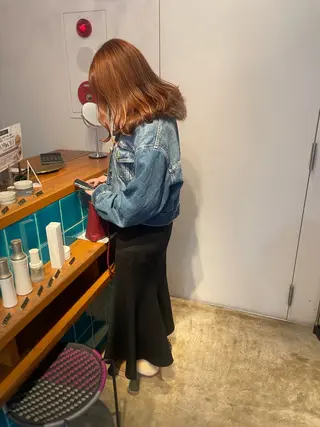 ミディアム カラー MIOベージュカラー 柔らかいカラーのヘアスタイル