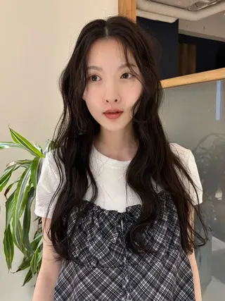 ロング カラー mei｜顔まわり ×透明感カラーのヘアスタイル