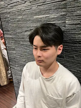 メンズ ヒロ銀座 川崎店所属・ヒロ銀座川崎 志田健介のヘアスタイル